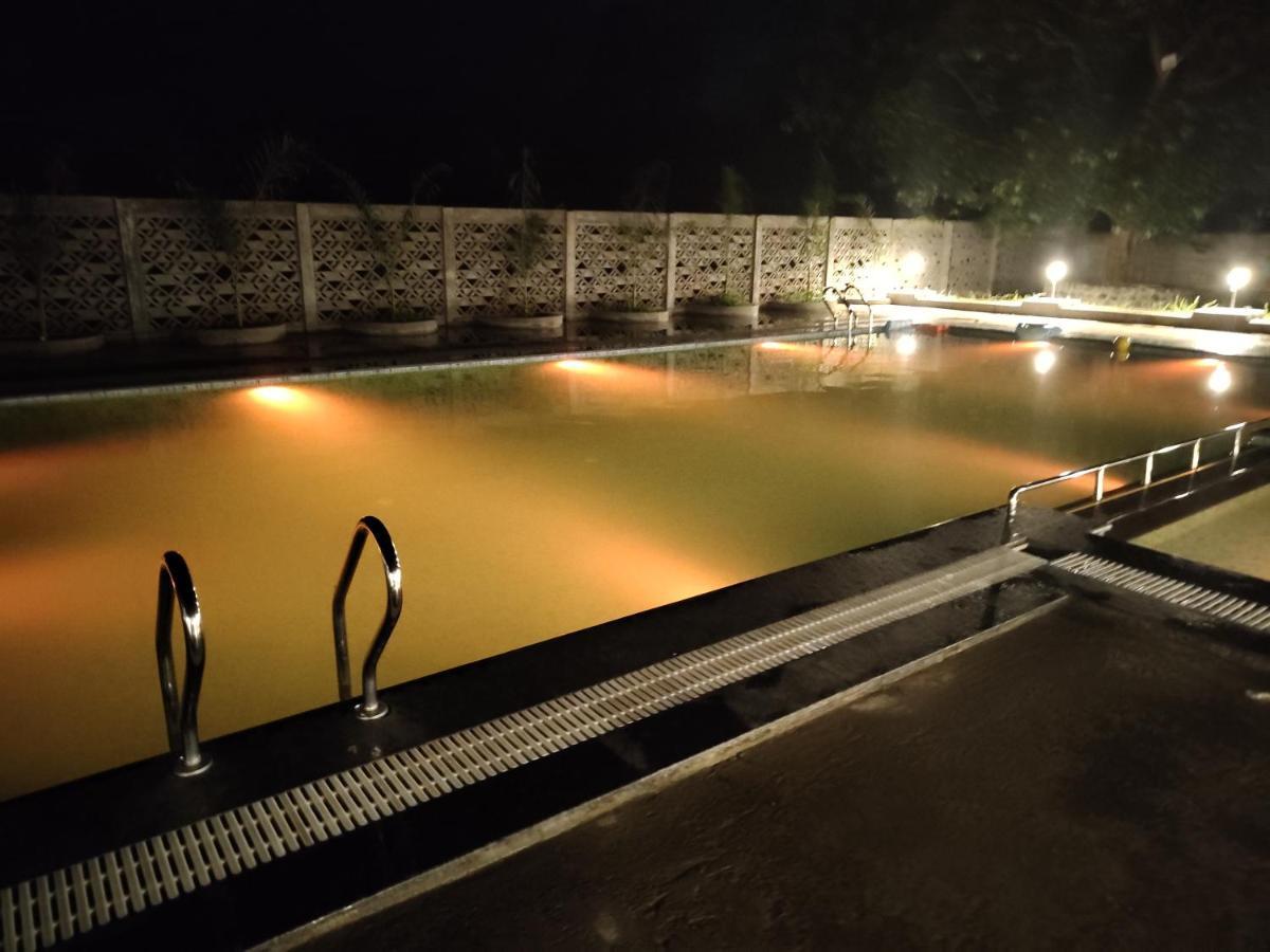 Silent Valley Resort Thane Exterior foto